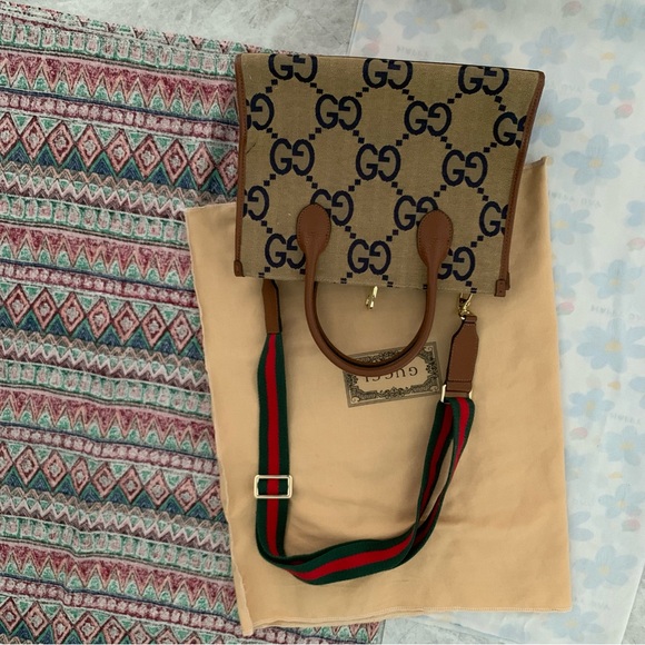 Gucci Large Ge Canvas Tote - Picture 4 of 5